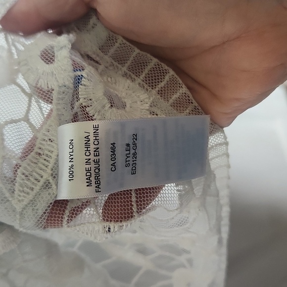 Ricki's Sheer Blouse Etched pattern throughout - Size  XXL - Picture 6 of 8